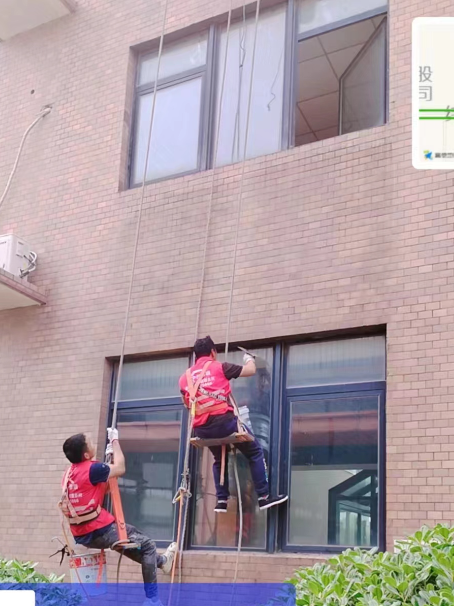 东莞生态园承接各类窗户玻璃维修